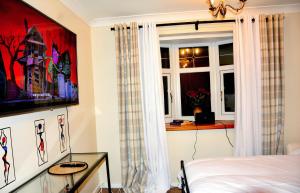 4 Rooms at 34 Forge Cl