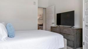 Landing Apartments - The Eddy at Riverview