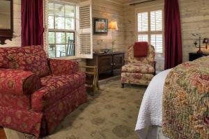 Glen-Ella Springs Hotel & Restaurant