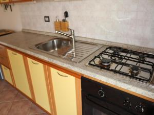 Charming Apartment with Pool near Lazise Ideal for Families