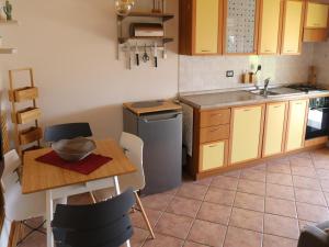 Charming Apartment with Pool near Lazise Ideal for Families