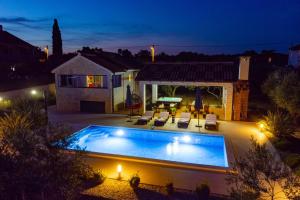 Family friendly house with a swimming pool Gornje Rastane, Biograd - 25451