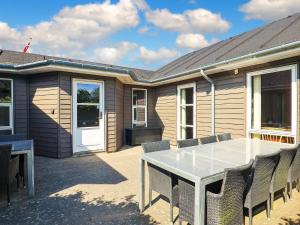 10 person holiday home in Storvorde-By Traum