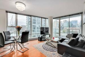 Luxury Condo - Close to Stadium