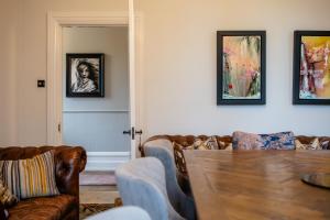 Beautiful 5 Bedroom Home in Evesham