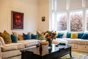 Beautiful 5 Bedroom Home in Evesham