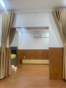 Apartment in the center of District 1 on Thai Van Lung Street