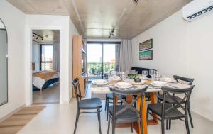 Furnished 2BR BBQ Pool & Gym King Bed