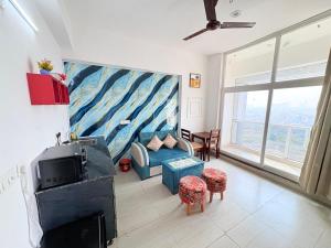 SPECTRUM METRO MALL NOIDA SECTOR 75 NEAR MEDANTA HOSPITAL Sector 50