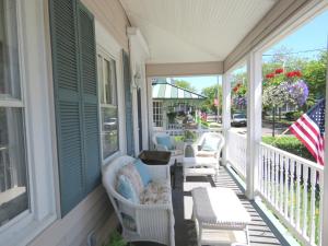 304 S Broadway