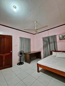 Hibiscus Dive Inn