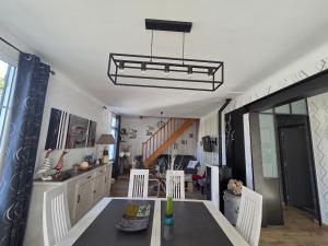 Maison rénovée et jardin clos - 8 pers. - FR-1-364-188