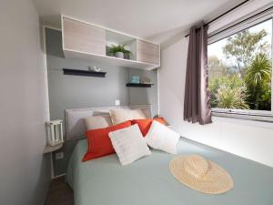 Mobil-home avec terrasse - 4 pers. - API-1-52-2164