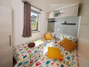 Mobil-home avec terrasse - 4 pers. - API-1-52-2164
