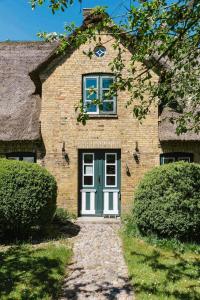 Secluded Thatched Roof Apartment By The Moor
