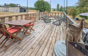 Gorgeous Home In Saint-Sulpice-De-Rouma