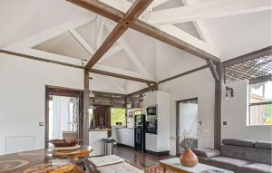 Gorgeous Home In Saint-Sulpice-De-Rouma