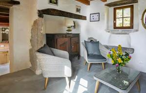 Gorgeous Home In Sauliac-Sur-Célé With Wifi