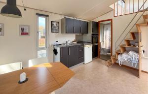 2 Bedroom Beautiful Home In Vejen