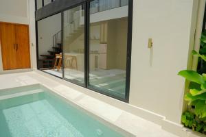 Brand New Tropical Villa with Pool - Minutes to Melasti & Uluwatu