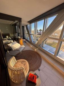 Luxury Oceanfront Suite - The Langham Residences