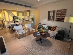 Luxury Oceanfront Suite - The Langham Residences