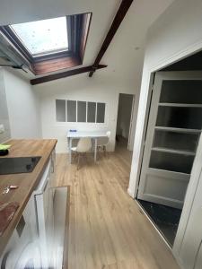 Belle F2 centre ville Massy avec jardin