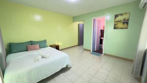 Bantayan Beachfront Seacamp Okoy Private House Operated by In Dai Aquasports and Beach Resort