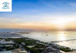 Bayfront Suite near Airport, MOA, PICC, Star City, OKADA With Fast WIFI & Netflix Free Pool Access