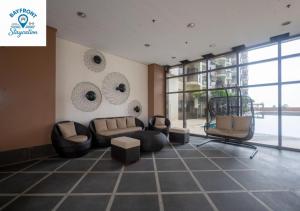 Bayfront Suite near Airport, MOA, PICC, Star City, OKADA With Fast WIFI & Netflix Free Pool Access