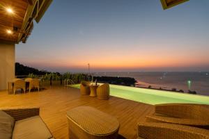 SO Infinity Sunset Sea View Villa