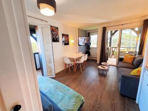 Parking Privée, Piscine chauffée et 2 balcons vu Golf de Deauville