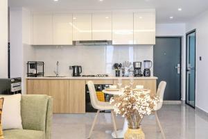 Luxury 1BR in Lavington - Heated Pool, Fast WiFi, Near Junction Mall