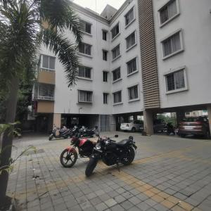 Starlight 3bhk 3bathroom1 km from Mumbai naka bus stop