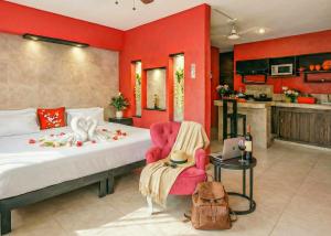 Romantic & Bright Suite Memory Foam King Bed 500m Beach Kitchen AC WiFi Great Value 7A