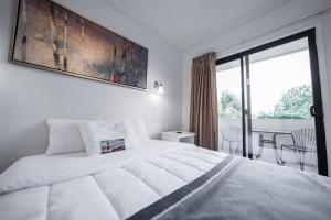 131 Fully Furnished, amenities galore