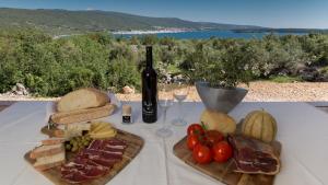 Villa Estate 2 by Villas Guide