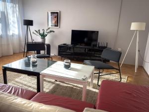 Villa Mina Kladovo, 5-Bedroom Villa with Pool for up to 12 People