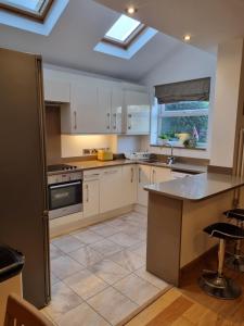 2 bed 2 bath, putney, 6 min walk,tube