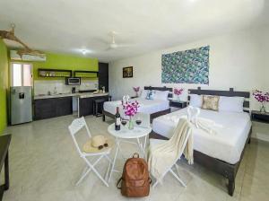 1BR Family Apt 8min Walk Beach I 2 Full Beds Sleep 4 I Kitchen I Fast WiFi I Quiet Area 8A
