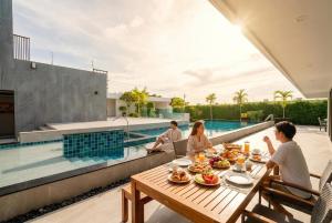 Holiday villa near Pattaya Elephant Village