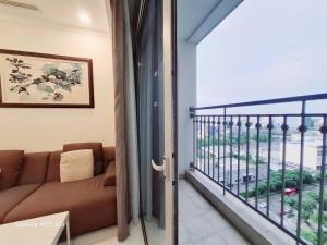 Vinhomes Central Park - landmark Plus 2 BR apartment