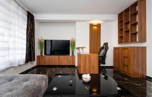 Stunning Apartment In Jasenice With Wifi