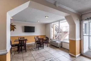 Rodeway Inn - أوك جروف