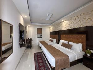 The Radiant Near Delhi International Airport