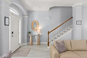 Fabulous Windsor Hills View - Huge pool deck - newly redecorated open plan