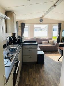 Strandchalet J55 op Camping de Molenhoek