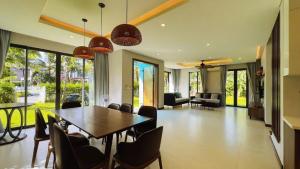 Luxury Crown Villa