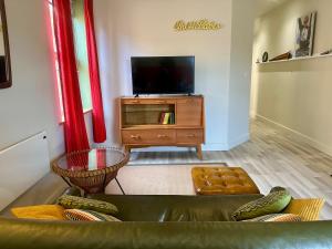 Binks - Seafront 1 bed first floor apartment