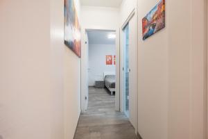 La Corte di Giovanna con parcheggio e tram Venezia